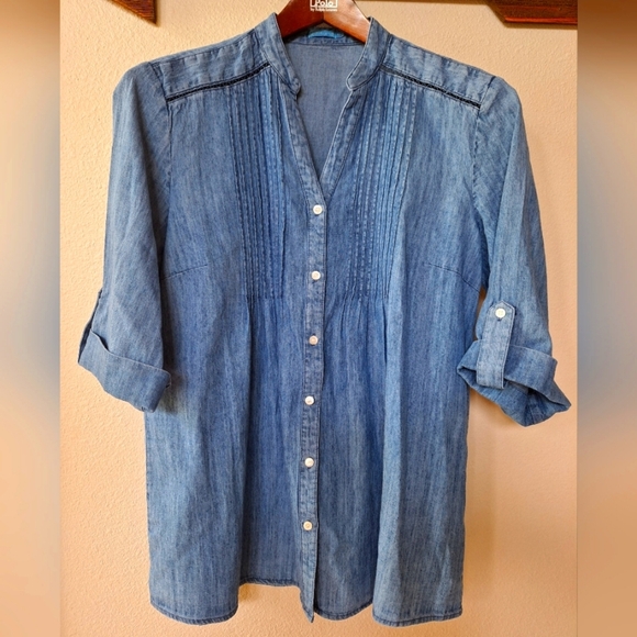 J.Mclaughlin Womens Blue Denim Pintuck Top. Size XS - Picture 1 of 7